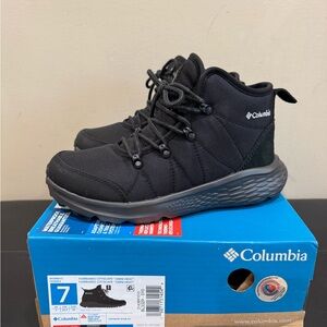 Columbia Black Boots